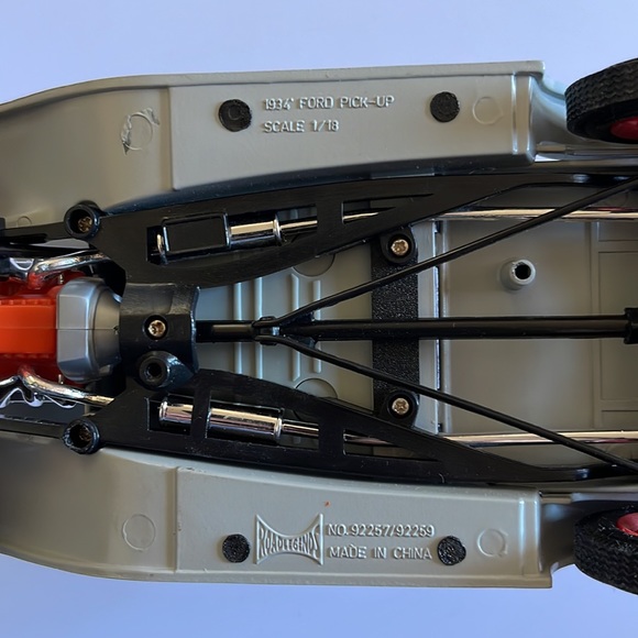 Vintage Road Legends 1/18 92257-1934 Ford Pick-up Wrecker-Grey. - Picture 12 of 13